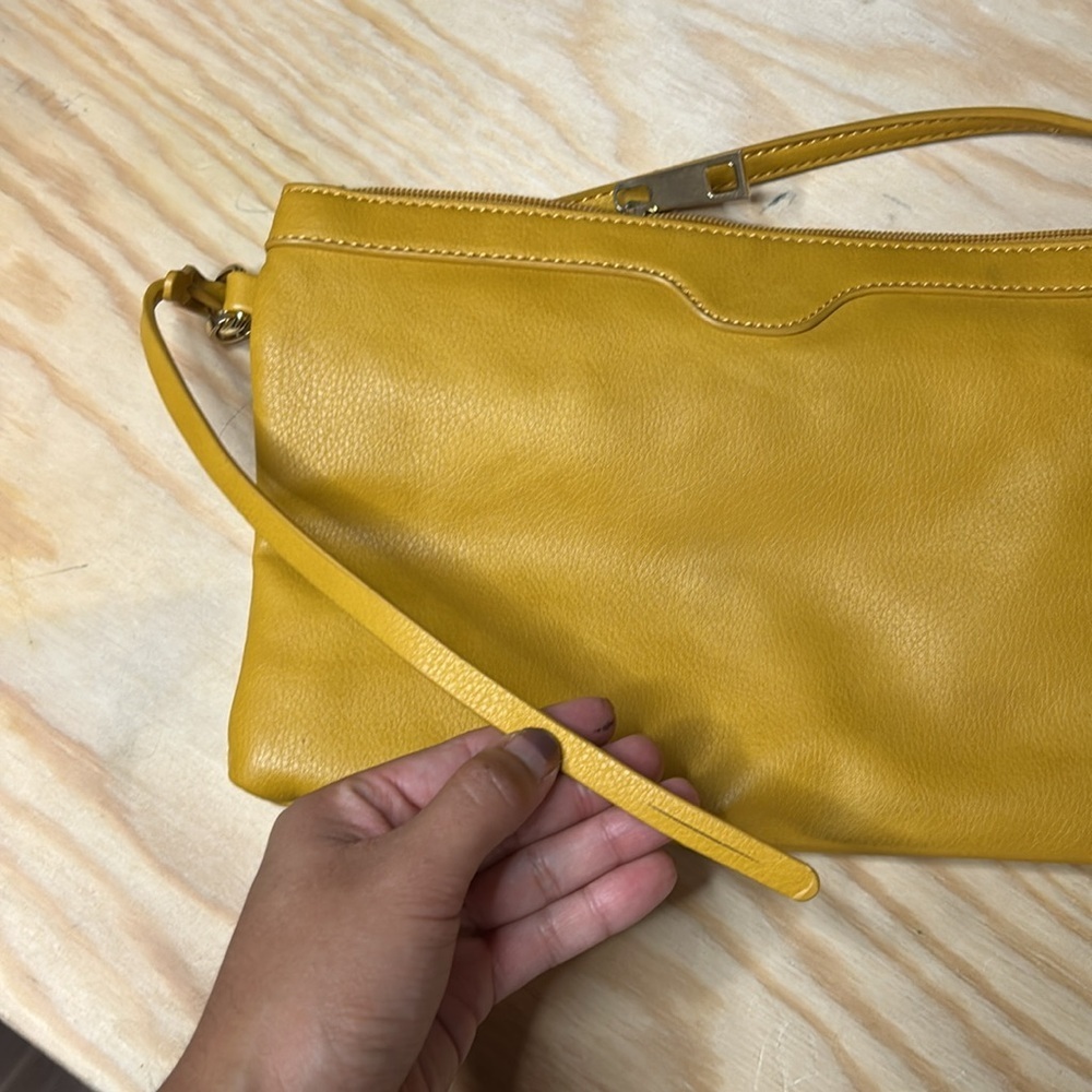 Mustard Yellow Crossbody Bag - Sleek Leather Look | No Brand - Picture 4 of 4
